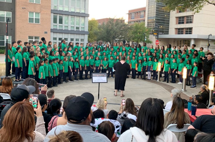 Garland Children's Chorus at Dia de Muertos performance