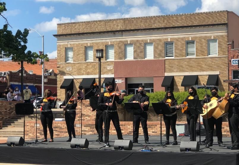 Mariachi Estrellas performing at Big Art Day
